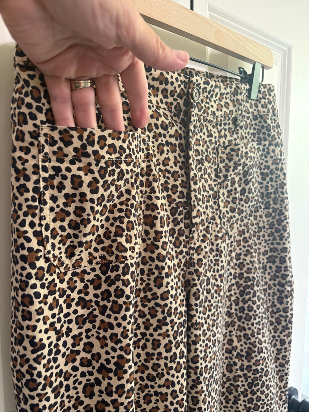 New with Tags size 29T J. Crew Leopard Print Wide-Leg Pants. Front patch pockets - Picture 4 of 13